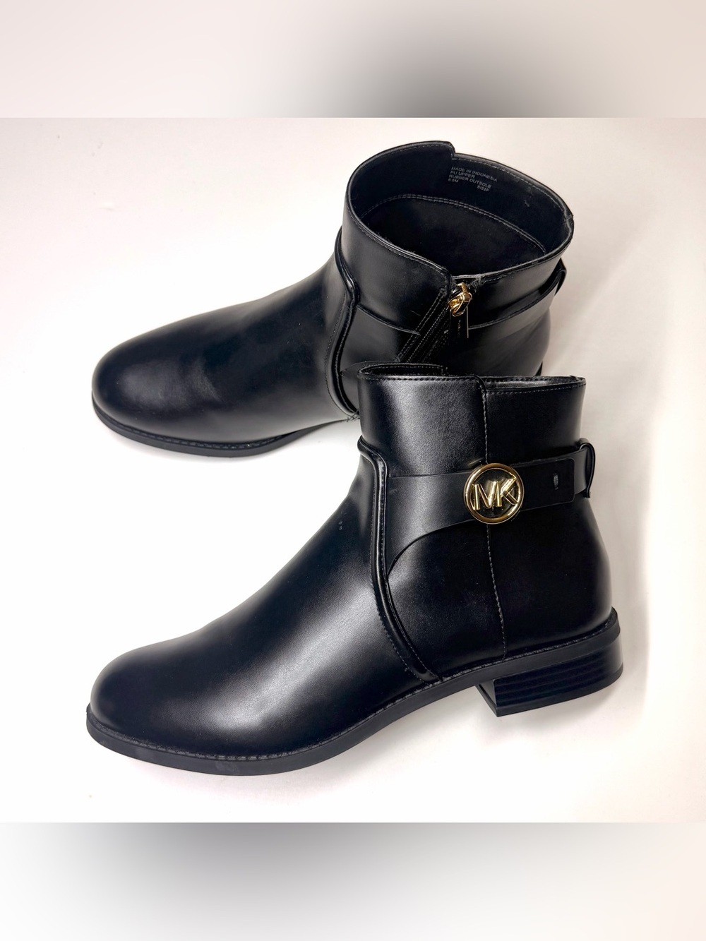 Michael Kors Women’s Carmen flat ankle booties in black faux leather Size- 8.5 M